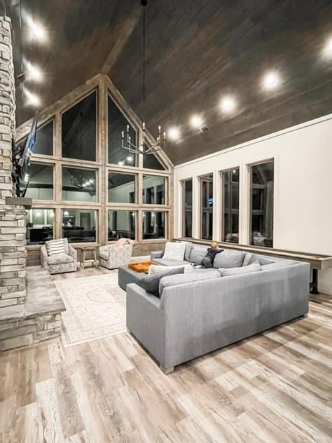 Barndemonium Interior, Barndominium Ideas Loft, Black Barndominium Ideas Farmhouse, Barndominium Ideas Interiors One Story, Black Interior Barndominium, House Esthetic Ideas, Barndominiums Interiors, Barnodium Interior, Condo Barndominium