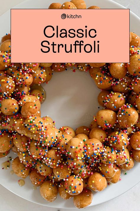 Struffoli Recipe, Honey Balls, Italian Christmas Recipes, Italian Christmas Cookies, Italian Cookie Recipes, Italian Pastries, Italian Dessert, Italian Christmas, Fried Dough