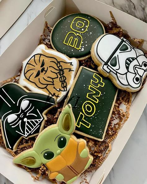 Star Wars Gender Reveal, Space Cookies, Decoracion Star Wars, Star Wars Cookies, Star Wars Baby Shower, Cookie Party Favors, Star Ship, Star Wars Cake, Star Wars Birthday Party