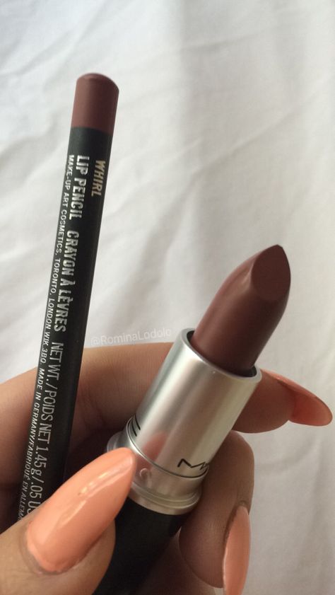 Mac Brown Lip Liner, Mac Lipstick Aesthetic, Pretty Lipstick, Lipstick Aesthetic, Lipstick Kit, Makeup Accesories, Brown Lipstick, Ethereal Makeup, Makeup Obsession