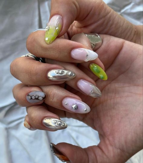 Nails Almond Fall, Fall Nails Almond, Almond Fall Nails, Alien Nails, Mix Match Nails, September Nails, Gel Nails Diy, White Acrylic Nails, Minimal Nails