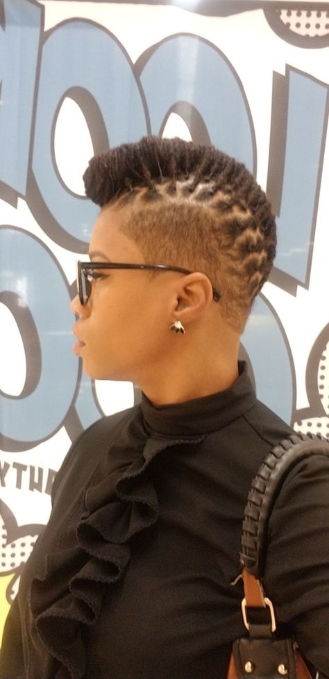 Pompadour Hairstyle Locs, Locs And Shaved Sides Black Women, Shaved Side Dreadlocks Women, Mowhak Hairstyle Locs, Shaved Sides Loc Styles, Loc Updo Shaved Sides, Loc Styles With Shaved Sides Black Women, Microlocs With Undercut, Shaved Side Locs Hairstyles