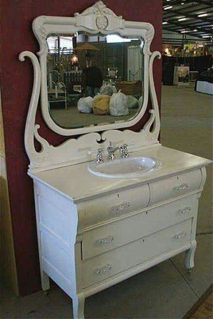 Vanity From Old Dresser, Commode Shabby Chic, Diy Shabby Chic Furniture, Antique Bathroom Vanity, Muebles Shabby Chic, Chic Kitchen Decor, Chic Apartment, Antique Bathroom, Chic Bathroom Decor