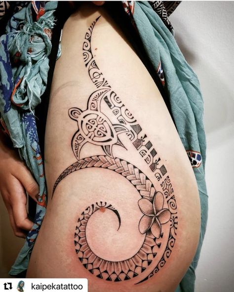 Viking Hip Tattoos Women, Bibi Tattoo, Māori Tattoo, Maori Women, Maori Tattoo Frau, Samoan Patterns, Polynesian Tattoos Women, Stomach Tattoos Women, Polynesian Tattoos