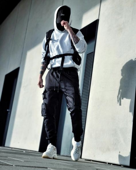 Casual Techwear Outfits, Techwear Fashion Men, Men Techwear, Techwear Vest, Japanese Techwear, Aesthetic Clothes Men, Casual Techwear, Techwear Men, Techwear Aesthetic