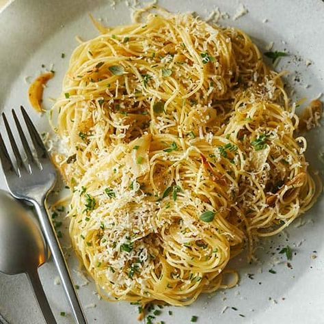 A recipe for Garlic and Herb Capellini. Spoon Fork Bacon, Pasta Noodles, Spoon Fork, Pasta Dishes, Pasta Recipes, Italian Recipes, Parmesan, Food Inspiration, Diner