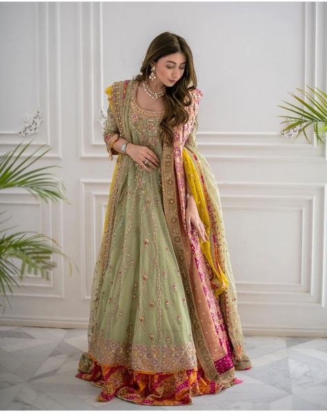 Pakistani Bridesmaids, Pakistani Bridal Couture, Pakistani Bridal Lehenga, Desi Fits, Pakistan Wedding, Mehndi Dress, Mehendi Outfits, Pakistani Couture, Latest Bridal Dresses