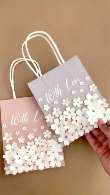 Handmade Gift Bags Paper Craft Ideas, Paper Bags Ideas Creative, Handmade Gift Bags Paper, Paper Bag Decoration, Paper Bag Flowers, Pop Up Flower Cards, Flowers Creative, Happy Tuesday Everyone, Wedding Gift Pack