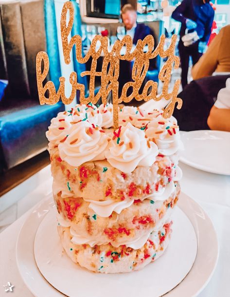 Preppy Birthday Cake, 19th Birthday Cakes, Preppy Birthday, 14th Birthday Cakes, 13 Birthday Cake, Pinterest Cake, Drink Aesthetic, Pink Birthday Cakes, Music On Spotify