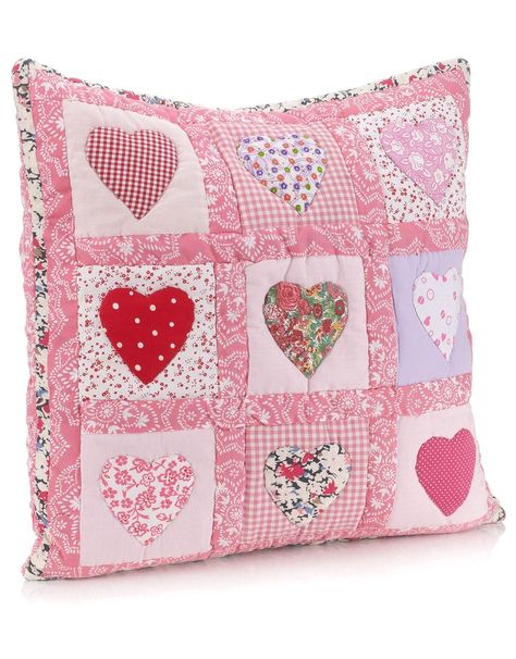 interesting patchwork from monsoon Pillows Luxury, Applique Cushions, Sewing Cushions, Heart Cushion, Valentines Pillows, Bantal Sofa, Patchwork Cushion, Trendy Sewing, Patchwork Pillow