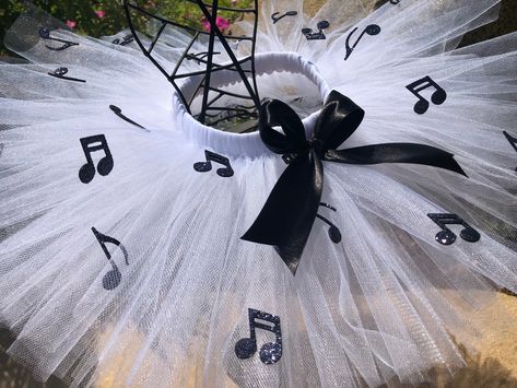 Music Costume Ideas, Inexpensive Halloween Costumes, Music Costume, Music Dress, Measure Waist, Diy Kostüm, Girls Skirts, Wacky Hair, Easter Hair Bow