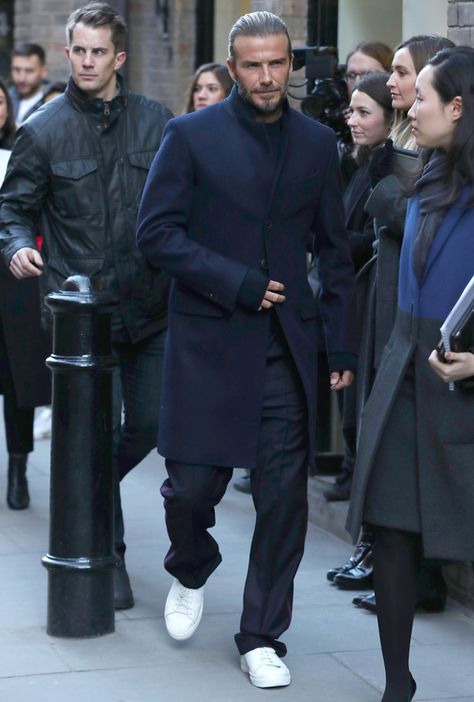 David Beckham Outfit, David Beckham Style Outfits, Daytime Outfits, David Williams, David Beckham Style, London Fashion Week Mens, Best Dressed Man, Winter Suit, Charming Man