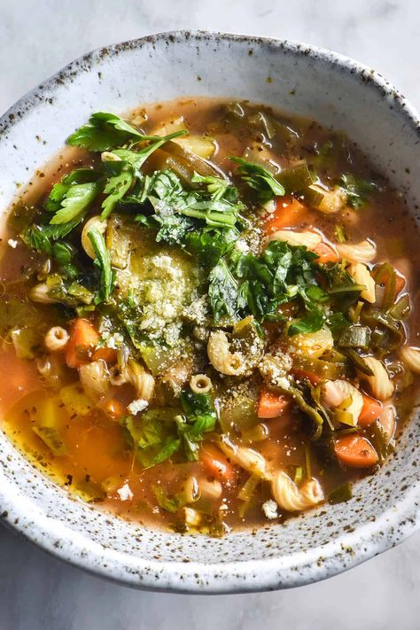 Low FODMAP minestrone Low Fodmap Meals Vegetarian, Low Fodmap Soup Vegetarian, Low Fodmap Minestrone Soup, Low Fodmap Stew, Low Fodmap Vegan Soup, Low Fodmap Vegetable Soup, Vegan Fodmap Recipes, Low Fodmap Fall Recipes, Healthy Low Fodmap Recipes