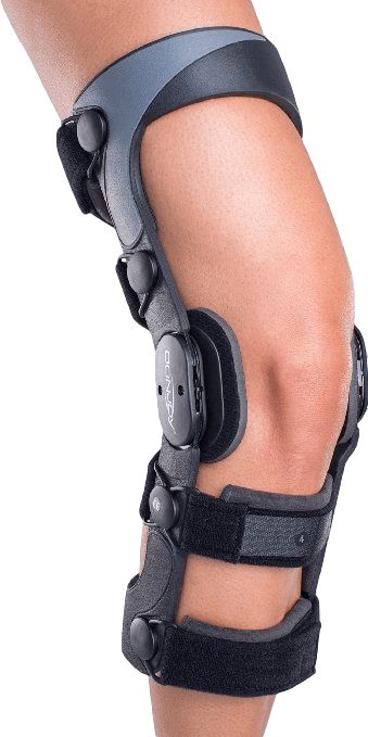 One of the worst injuries suffered in sports is a torn ACL. Recovery requires physical therapy, and there is a very real chance of developing arthritis in the joint, especially if you don’t exercise properly. Various wraps for legs can help with healing and pain, but finding the right brace remedies a lot of issues as you get back to your best. Here are some products to consider in order to keep performing as your knee starts to heal. #KneeBraces #Remedy #Tips Acl Knee Brace, Acl Brace, Acl Knee, Acl Recovery, Hinged Knee Brace, Knee Ligaments, Acl Surgery, Knee Support Braces, Acl Tear