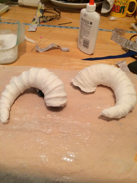 Faun horns Horns Cosplay Tutorial, Satyr Cosplay Diy, Faun Legs Cosplay, Realistic Horns Cosplay, Goat Horns Cosplay, Diy Horns, Horns Costume, Cosplay Horns, Goat Horns