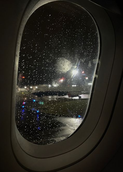 Plane Snap, Plane Flight Aesthetic, Night Plane Aesthetic, Night Flight Aesthetic, Plane At Night, Airplane Aesthetic Night, Maria Core, Airplane Dark Aesthetic, Airplane At Night Aesthetic