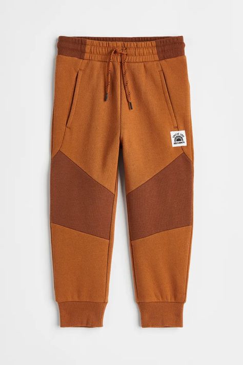 Reinforced-knee joggers - Brown/Dark brown - Kids | H&M IN 3 Sweatshirt Fabric, Jogging Pants, Henley Shirts, Sport Wear, Chino Shorts, Boys T Shirts, Summer Shirts, Fashion Company, Tapered Legs