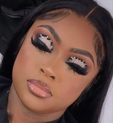 Pageant Makeup, Birthday Makeup Looks, Face Beat Makeup, Glitter Makeup Looks, Prom Eye Makeup, Prom Makeup Looks, Cute Eye Makeup, Makeup For Black Skin, Brown Skin Makeup