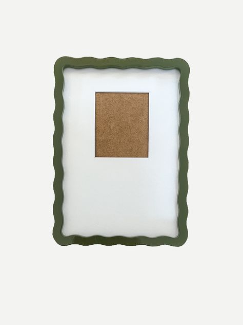 Interesting Framing Ideas, Wavy Picture Frame, Painting Frames Ideas, Art Frames Ideas, Square Photo Frames, Decorative Picture Frames, Wavy Frame, Instax Frame, Cool Frames