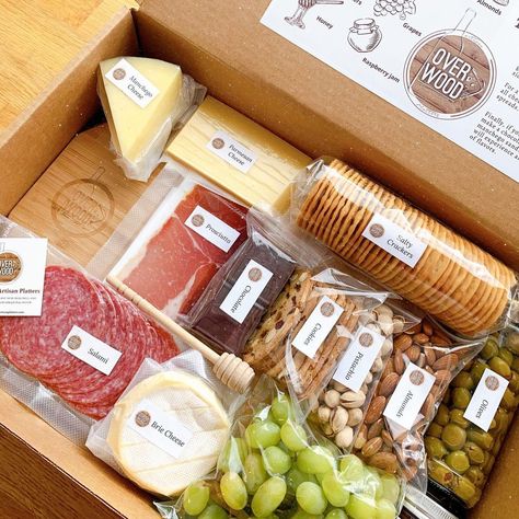 Catering Box, Graze Boxes, Cheese Gift Baskets, Cheese And Wine Party, Breakfast Basket, Graze Box, Food Bouquet, Healthy Lunches For Work, Diy Food Gifts