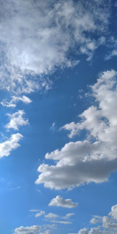 Call Time Pic, Blue Sky Images, Asthetic Picture White And Black, Helloween Wallpaper, Blue Sky Clouds, Blurred Background Photography, Sky Images, Sky Photography Nature, Feeling Pictures