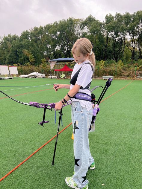 Archery Aesthetic, Archery Girl, Outfit Korean, Adventure Aesthetic, Bow And Arrow, Different Sports, Girl Themes, Human Poses Reference, Aesthetic Women