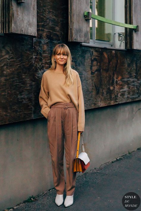 Chic Work Outfits Women, Wide Leg Pants Outfits, Work Outfits Women Summer, Casual Work Outfits Women, Milan Fashion Week Street Style, Outfits For Work, Leg Pants Outfit, Professional Outfits Women, Chique Outfits