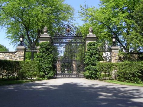 Main Gate Ideas, Gate Design Ideas, Castle House Design, Estate Gates, Hudson New York, Gate Ideas, Entrance Gates Design, Dream Mansion, Main Gate