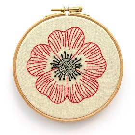 Embroidered Poppy Flower, Poppy Embroidery Pattern, Embroidery Poppies, Felt Poppies, Embroidery Poppy, Poppy Embroidery, Poppy Tutorial, Flower Sewing, Poppy Brooches