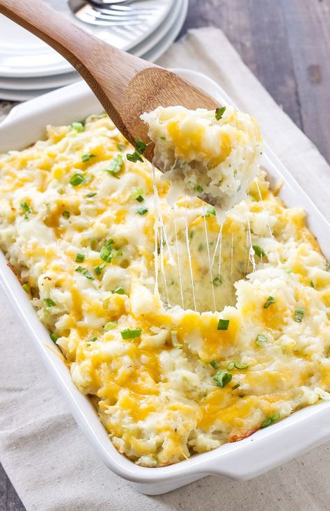 Cheesy Potatoes Recipe, Potatoes And Cheese, Cheesy Potato Casserole, Healthy Casserole Recipes, Cheesy Potato, Potatoe Casserole Recipes, Healthy Casseroles, Cheesy Potatoes, Thanksgiving Sides