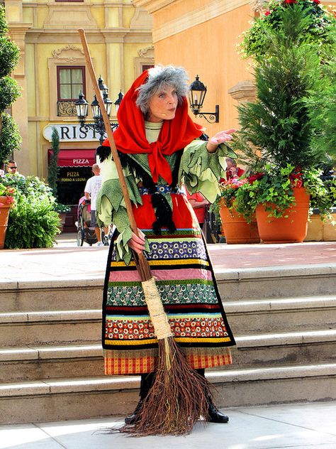 CHRISTMAS IN FINLAND Yule Costume, Yule Witch, Italian Christmas Traditions, Strega Nona, Christmas Witch, Yule Tide, Celebrations Around The World, Christmas In Italy, Solstice Celebration