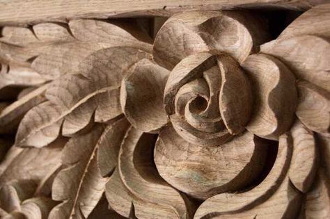 Wood Sculpture Art, Double Bed Designs, Wooden Roses, Iron Gate Design, Reclaimed Wood Wall Art, Chip Carving, Wood Carving Designs, Flower Carving, Wood Carving Patterns