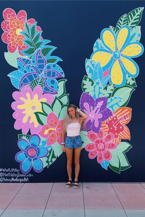 Wall Painting For Fashion Designer, Selfie Walls Ideas, Wall Murals Painted Outdoor Brick, Butterfly Wall Paint, Butterfly Selfie Wall, Cool Mural Ideas, Butterfly Mural Wall Painting, Wall Art Mural, Summer Mural