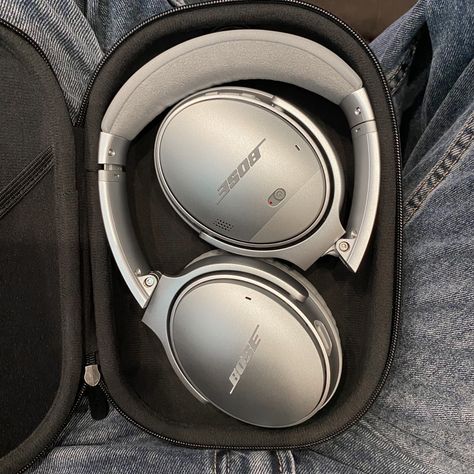 Bose Aesthetic, Bose Headphones Aesthetic, Bose Quietcomfort 45, Headphone Decoration, Headphones Noise Cancelling, Bose Headphones, Cute Headphones, Bose Quietcomfort, Wireless Noise Cancelling Headphones