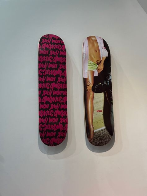 #skateboard #supreme Skateboard Deck Art Aesthetic, Supreme Skateboard, Lounge Room Design, College House Decor, Skateboard Deck Art, Deck Art, Skate Decks, Skateboard Art, Dream Living