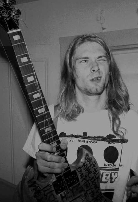 Kurt Cobain making a silly face :) Curco Vein, Kurt Cobain Photos, Kurt And Courtney, Donald Cobain, Krist Novoselić, Nirvana Kurt Cobain, Nirvana Kurt, Musica Rock, Axl Rose