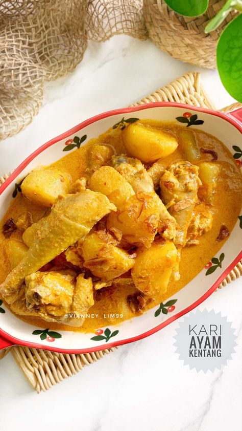 Kari Ayam, Savory Food, Cuisine Recipes, Indonesian Food, Food Menu, Tater Tot, Savoury Food, No Cook Meals, Delicious Food