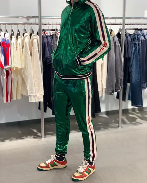 Caesar Uomo 🚹 on Instagram: “Gucci Laminated Green Tracksuit 🦎 Jacket €1300,- / Pants €890,- / Sneakers €690,- #Gucci #GucciTracksuit #GreenGucciSuit” Shiny Sportswear, Gentle Life, Gucci Tracksuit, Green Tracksuit, Tracksuits For Men, Gucci Suit, Men's Outfits, Tracksuit Jacket, Mens Sportswear