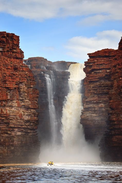 Kimberly Australia, Large Waterfall, Australia City, Magic Places, Ulsan, Beautiful Waterfalls, Canberra, Australia Travel, Places Around The World