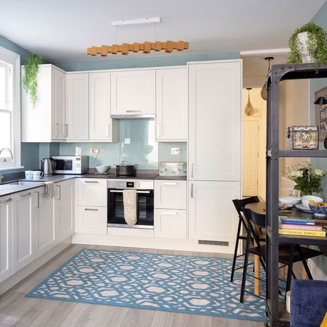 Knocking down a wall and creating a new open-plan layout was a recipe for success with this stunning kitchen makeover White Blue Kitchen, White Kitchen Units, Small Open Plan Kitchens, Blue Kitchen Walls, White Cupboards, New Oven, Plan Layout, Velvet Living Room, Recipe For Success