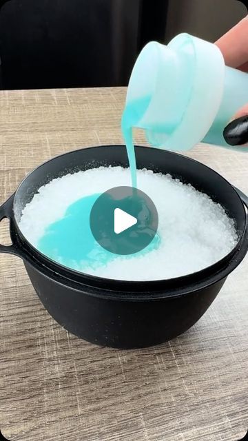 How To Make Your Walls Smell Good, Diy Home Deodorizer House Smells, Home Cleaning Hacks Videos, House Smelling Good Hacks, Diy Smell Good Home, How To Make Your House Smell Amazing, Homemade Room Freshener, House Smell Good Hacks, Home Smell Good Hacks