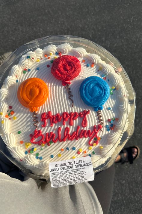 Costco grocery last minute cake Grocery Store Birthday Cake, Costco Birthday Cakes, Walmart Birthday Cakes, Costco Party, Costco Cakes, Grocery Store Cake, Costco Cake, 8 Inch Cake, Store Bought Cake