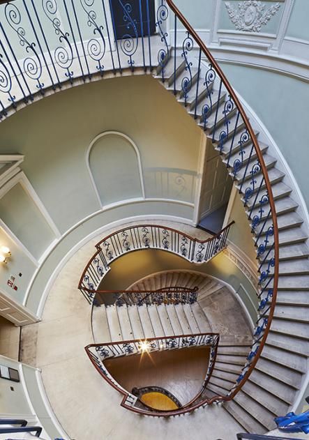 Nelson Staircase Courtauld Gallery, Interior Staircase, Somerset House, House London, Foyer Design, Pop Up Book, Staircases, Somerset, Period