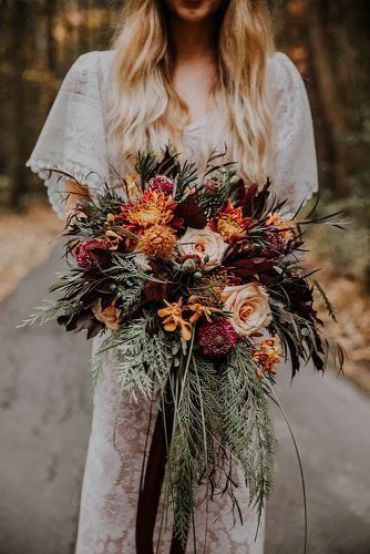 1970 Wedding, Bohemian Wedding Flowers, Orange Wedding Bouquet, Bohemian Wedding Bouquet, Fall Wedding Arches, 70s Wedding, Fall Wedding Color Schemes, Gorgeous Wedding Bouquet, Orange Wedding Flowers