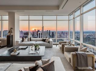 View 14 photos of this $32,000,000, 3 bed, 5.0 bath, 4500 sqft condo located at 151 E 58th St PENTHOUSE 53W, New York, NY 10022 built in 2005. MLS # 5178078. Apartamento New York, New York Aesthetic City Apartments, Appartement New York, Nyc Penthouse, New York Penthouse, Apartment Luxury, Luxury Penthouse, Architecture Model Making, Penthouse Apartment