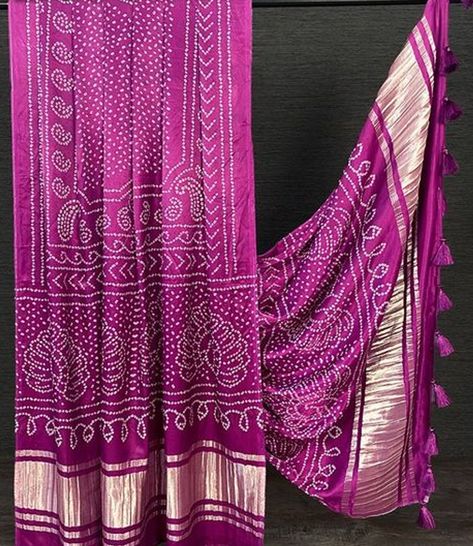 Badhni Dupatta With Suit, Wine Color Indian Dress, Gaji Silk Bandhani Dupatta, Tassels On Dupatta, Bandhani Dupatta With Work, Latest Dupatta Designs For Lehenga, Bandhani Silk Saree, Gaji Silk Blouse Design, Bandhni Dupatta Lehenga