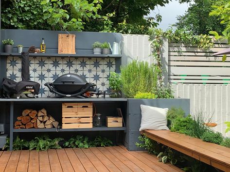 Small Garden Kitchen, Backyard Kitchen Ideas, Kitchen Design Outdoor, Small Outdoor Kitchen Design, Design Outdoor Kitchen, Backyard Bbq Pit, Entertaining Garden, Garden Design London, Small Outdoor Kitchens