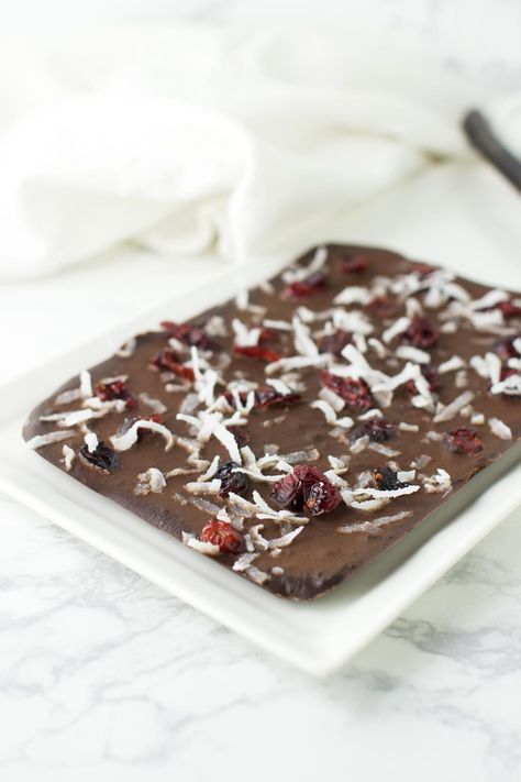 Cranberry Carob Bark Carob Chips Recipes, Dried Cranberry Recipes, Kawaii Recipes, Aip Paleo Desserts, Aip Vegan, Bible Food, Dried Cranberry, Autoimmune Recipes, Aip Paleo Recipes