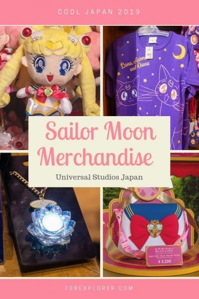 Sailor Moon Merchandise at Universal Studios Japan 2019 • TDR Explorer The Sailor Moon Anime 25th anniversary celebrations continue with special merchandise at Universal Studios Japan. Including sailor moon t-shirts, costumes, bags, accessories, souvenir snacks and more. Whether you love the sailor Moon anime or manga, you will want to see this merchandise! Sailor Moon Merchandise, Sailor Moon Anime, Universal Studio, Japanese Travel, Japan Outfit, Universal Studios Japan, The Sailor, Tokyo Disneyland, Keychain Set