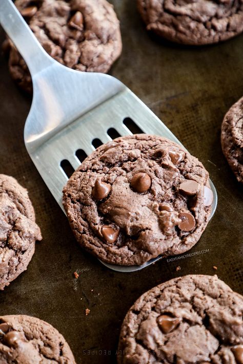 These easy cake mix cookies are so chocolatey and delicious! With just 4 ingredients and only 19 minutes to make, Devil’s Food Cake Cookies are super simple and fast to make, too. Chewy chocolate Devil’s Food Cookies are studded with melty chocolate chips for double-chocolate bliss. Easy Cake Mix Cookies, Cake Cookies Recipe, Double Chocolate Chip Cookie Recipe, Devil's Food Cake, Chewy Chocolate Cookies, Devils Food Cake Mix Recipe, Ultimate Cookies, Food Cookies, Hot Chocolate Cookies